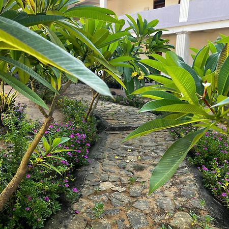 Santa Maria, Trivandrum - An Airport Boutique By The Sea Bed and Breakfast Thiruvananthapuram Esterno foto