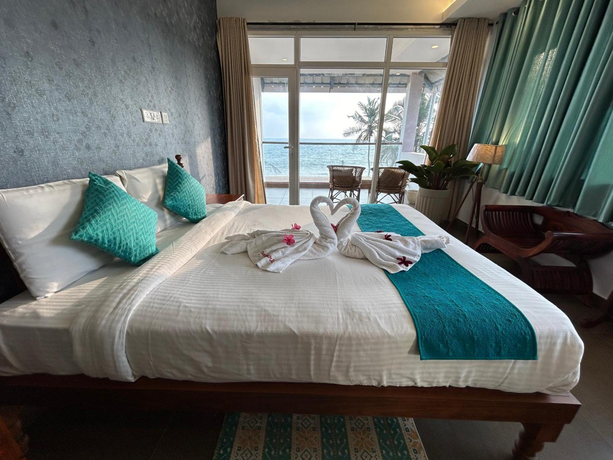 Santa Maria, Trivandrum - An Airport Boutique By The Sea Bed and Breakfast Thiruvananthapuram Esterno foto